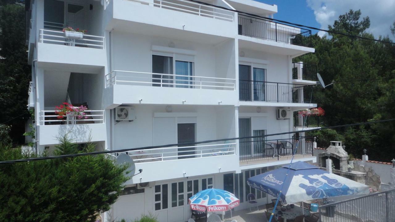 Brankas Apartments Bar Exterior foto